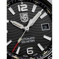 Detal tarczy zegarka Luminox Pacific Diver Automatic