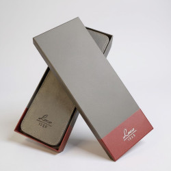 Oryginalne pudełko Laco to idealne połączenie stylowego opakowania prezentowego i praktycznego etui podróżnego.