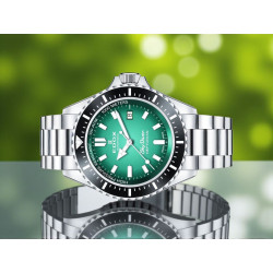 SkyDiver 80120 3NM VDN – szczegóły tarczy i masywny bezel.