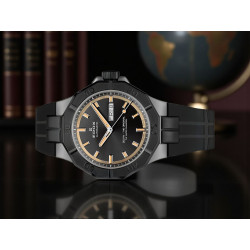 Zbliżenie na tarczę Edox – widoczne okienka daty i dnia tygodnia.