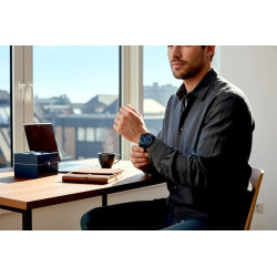 Davosa Argonautic 39mm – zdjęcie lifestyle na nadgarstku