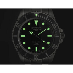 Podświetlenie SuperLuminova Davosa Ternos Sixties – widok w ciemności