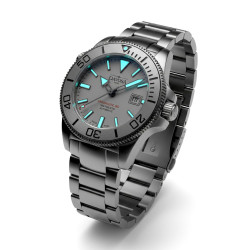 Podświetlenie Super-LumiNova na białej tarczy Davosa BGBS – widok w ciemności