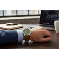 Zegarek Orient Bambino V4 prezentacja na nadgarstku