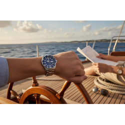 Orient Ray II TAA02005D9 na nadgarstku