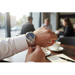 Zegarek Bulova 96A275 na nadgarstku – elegancki styl męski.