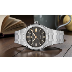 Tarcza Clous de Paris z indeksami Super-LumiNova w zegarku AIKON