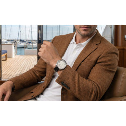 Epos Timeless 3511.152.20.10.25 na nadgarstku w eleganckiej stylizacji