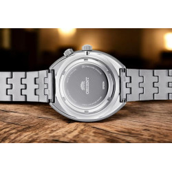 Zakręcany dekiel Orient Revival World Map – solidna konstrukcja WR 200 m