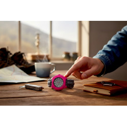 Zegarek Victorinox I.N.O.X. na nadgarstku w codziennym looku