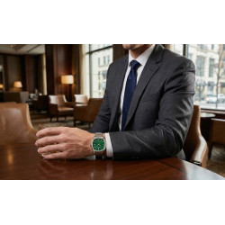 Epos Timeless 3511.152.20.13.30 na nadgarstku w eleganckiej stylizacji