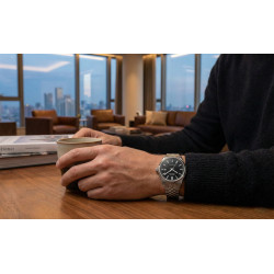 Epos Passion Automatic 3501.132.20.15.30 na nadgarstku w casualowej stylizacji