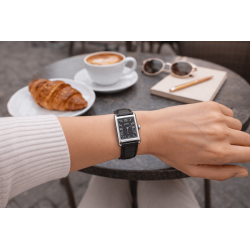 Zegarek damski Epos Quartz Lady 8002.702.20.25.15 na nadgarstku