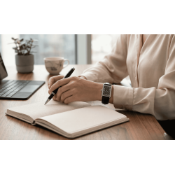 Zegarek damski Epos Quartz Lady 8002.702.20.25.15 jako dodatek do biznesowej stylizacji