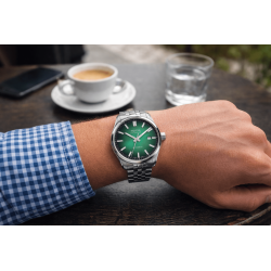 Epos Passion 3501.132.20.13.30 na nadgarstku w casualowej stylizacji