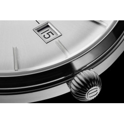 Srebrna tarcza wyposażona w datownik