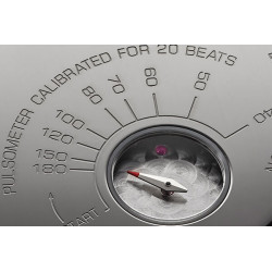 Mała wskazówka sekundowa na deklu pełniąca funkcję pulsometru