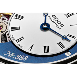 Biały cyferblat z rzymskimi indeksami zegarka Epos Oeuvre D’Art Verso II