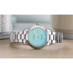 Turkusowa tarcza ozdobiona diamentami