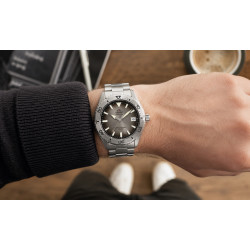 Orient Sports Mako Diver Automatic RA-AC0Q16N30B na nadgarstku