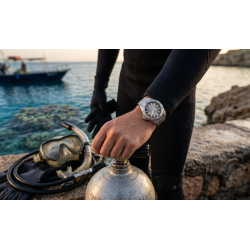 Orient Sports Mako Diver Automatic RA-AC0Q17Y30B na nadgarstku