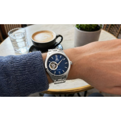 Orient Contemporary Automatic TAG03001D0 na nadgarstku w stylizacji casualowej