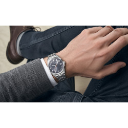 Orient Contemporary Automatic RA-AC0R04N30B na nadgarstku