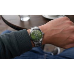 Orient Bambino Automatic RA-AC0M09E30B na nadgarstku
