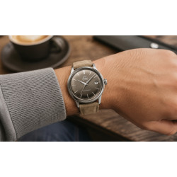Orient Classic Automatic RA-AC0M13N30B na nadgarstku