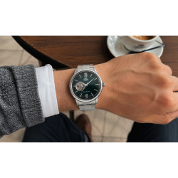 Orient Classic Open-Heart Automatic RA-AG0026E10B na nadgarstku