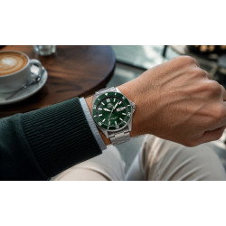 Orient Kano Diver Automatic RA-AA0914E19B na nadgarstku