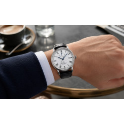 Zegarek Orient Star jako stylowy dodatek do eleganckiej stylizacji