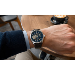 Orient Star Contemporary Automatic RE-AV0005L00B na nadgarstku