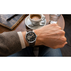 Orient Star Contemporary Automatic RE-AV0006Y00B na nadgarstku
