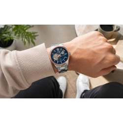 Orient Star Contemporary Modern Skeleton RE-AV0120L00B na nadgarstku
