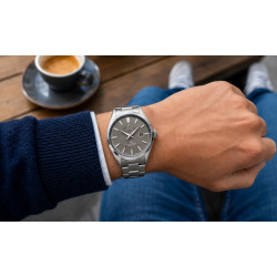 Orient Star Contemporary Automatic RE-AU0404N00B na nadgarstku