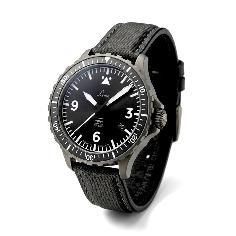 Laco Hamburg DIN 8330 Automatic 862164 – widok frontowy zegarka pilotowego 43,5 mm.