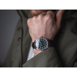 Męski zegarek mechaniczny Laco Ulm 39mm 862172 na nadgarstku