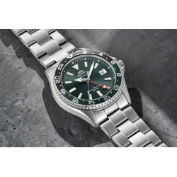 Szkło szafirowe, zielona tarcza i stalowy bezel w Orient RA-BC0002E30B