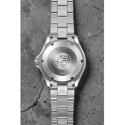 Zakręcany dekiel z delfinami pod grawer w zegarku Orient Mako RA-BC0002E30B