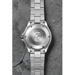 Dekiel z numerem limitacji 4000 sztuk w zegarku Orient Mako GMT RA-BC0005L30B