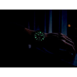 Luminescencja Super-LumiNova w ciemności w U-Boat Darkmoon 2026
