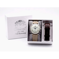 Pudełko 75th Anniversary i komplet Orient Bambino RA-AC0027S30B