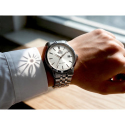 Orient Contemporary Automatic RA-AC0F02S30B na nadgarstku w stylizacji casualowej